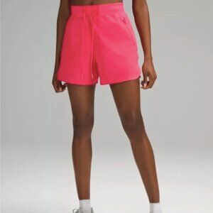 Lululemon License to Train HR Short 4" (size 6)